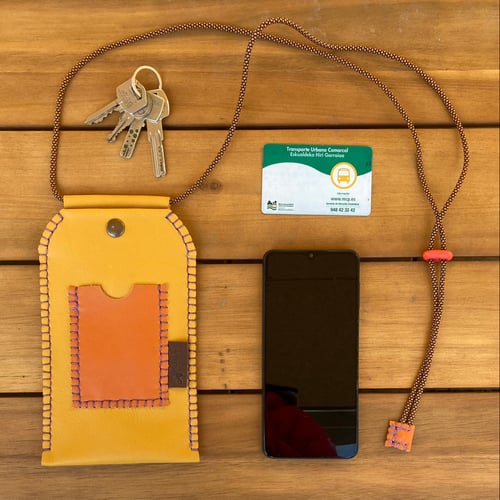 Image of Funda de móvil amarilla y naranja