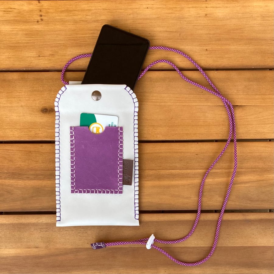 Image of Funda de móvil blanca y morada