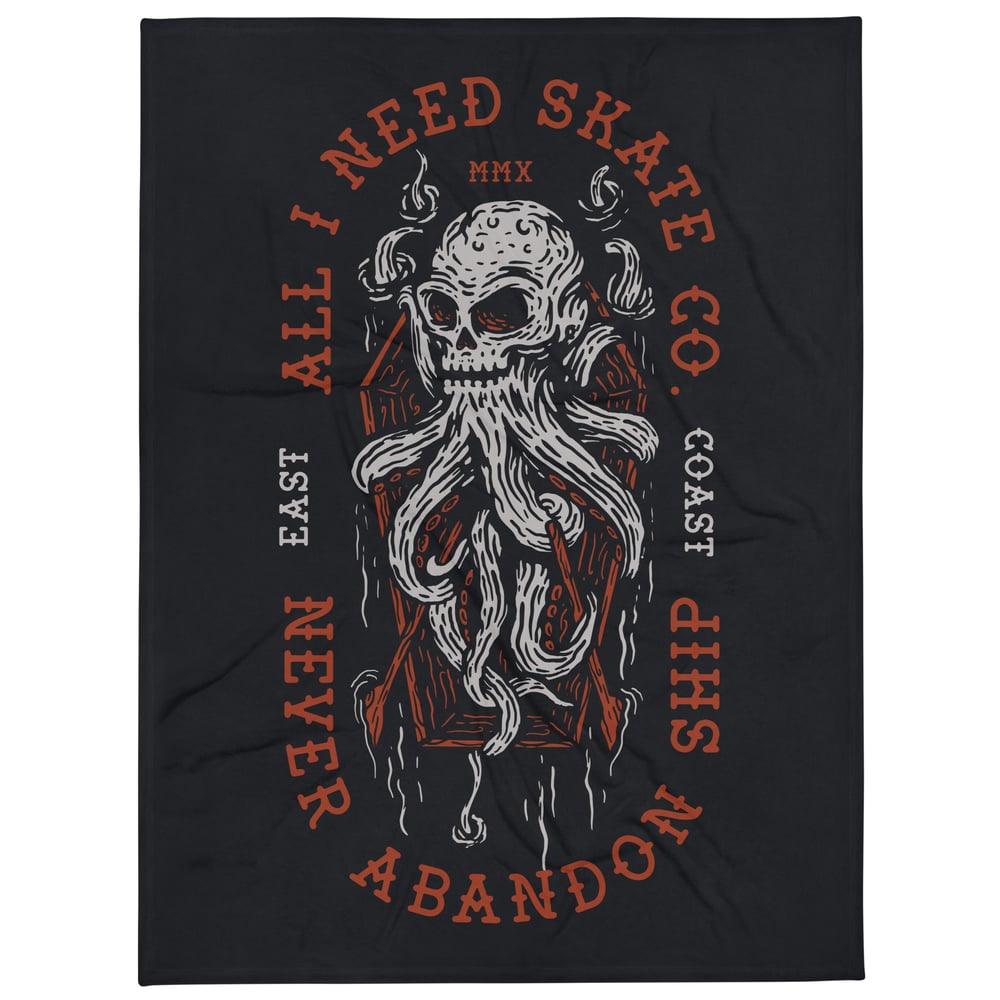 Skullpus Throw Blanket