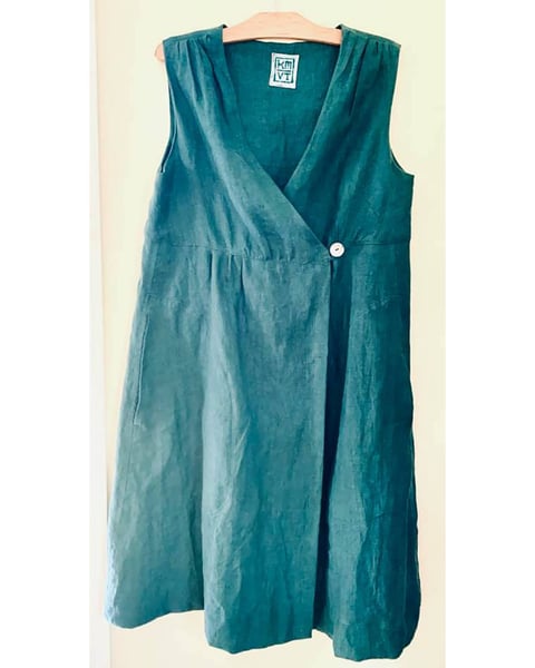 Image of Classic wrap dress in Emerald linen