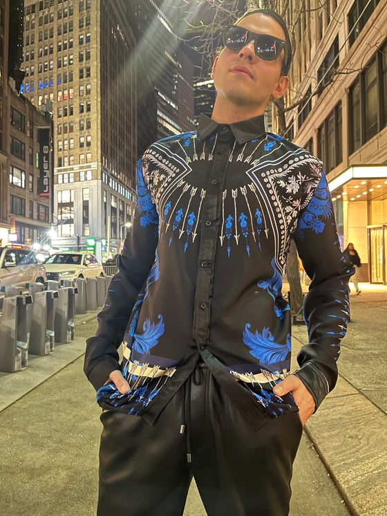 Image of MENS PRINTED SILK BUTTON UP SHIRT