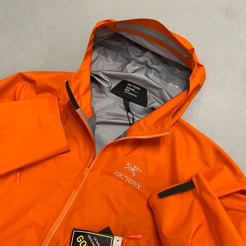 Image of BNWT Arc'teryx Beta Gore-tex jacket, size medium