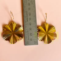 Image 3 of Large Ridged Flower Drop