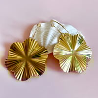 Image 4 of Large Ridged Flower Drop