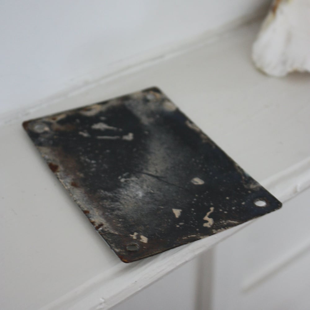 Image of Plaque émaillée ancienne " Arrêt eau Boutique ".