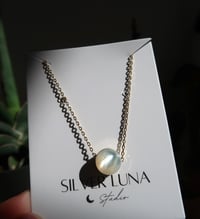 Image 1 of circle pendent necklace 圆形贝壳项链