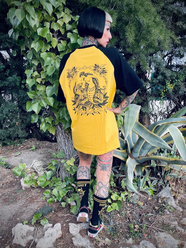 COBRA WOMAN BICOLOR TSHIRT