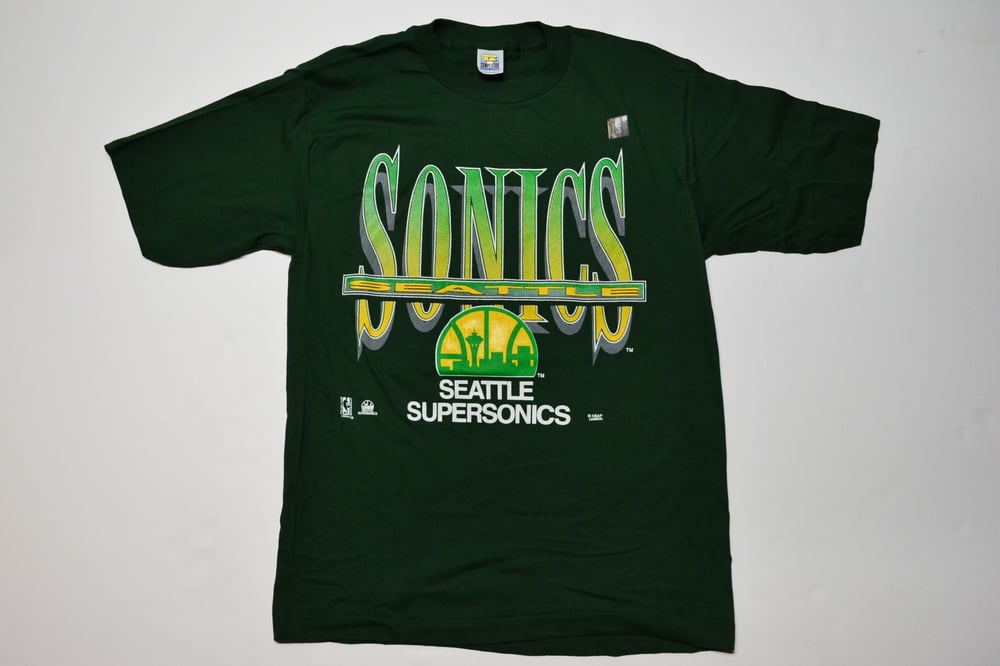 Vintage 1990's Seattle Supersonics Competitor T-Shirt Sz.L