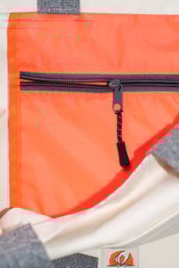 Image 2 of Le Sac Tote Bag (Loomstate/Fluo Orange)