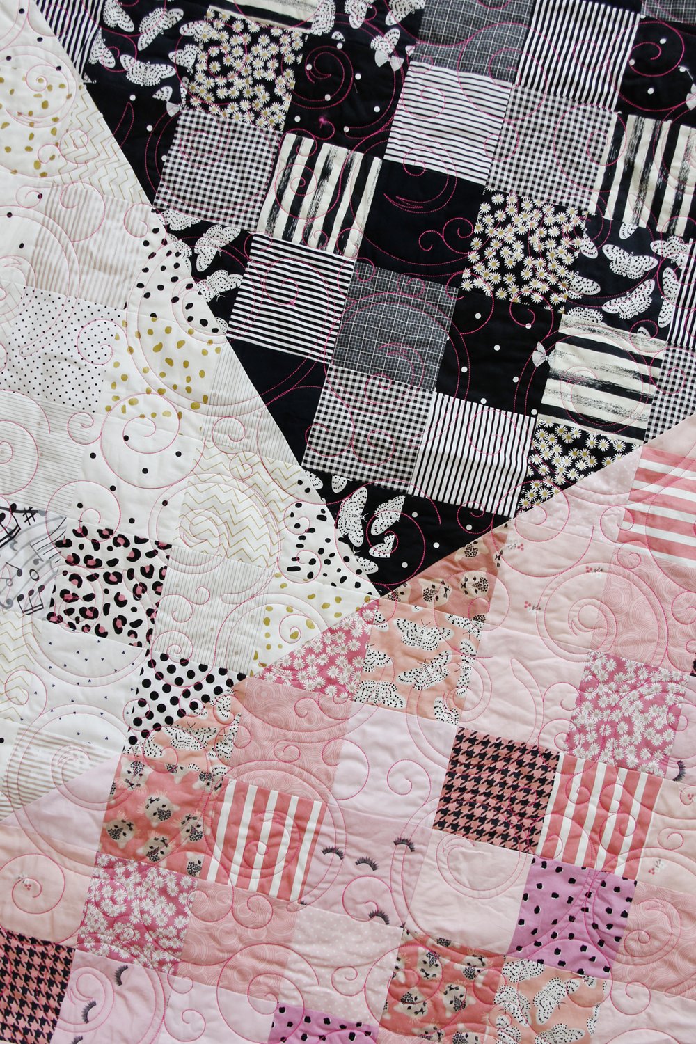 Image of GEO SCRAP QUILT Pattern PDF