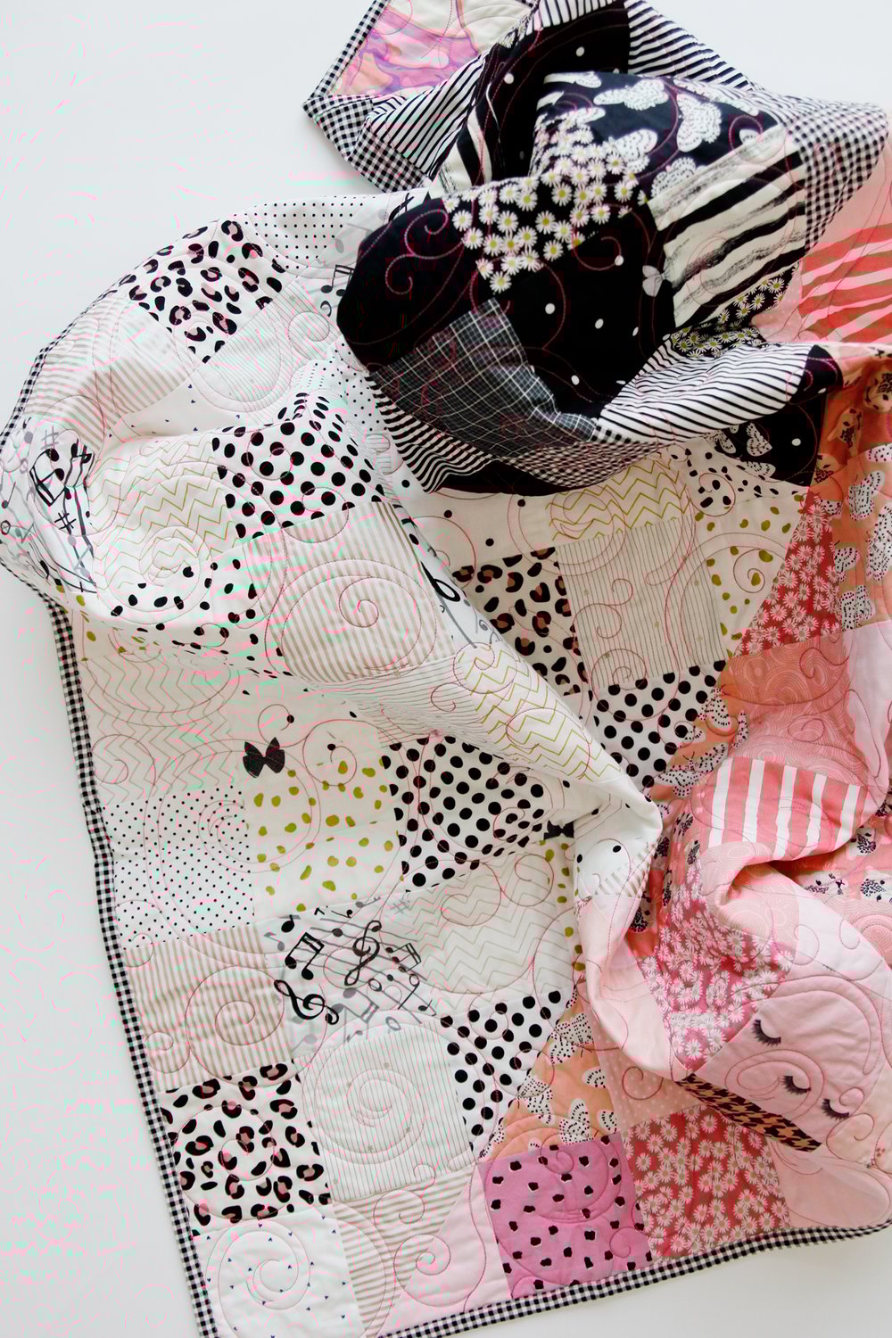 Image of GEO SCRAP QUILT Pattern PDF