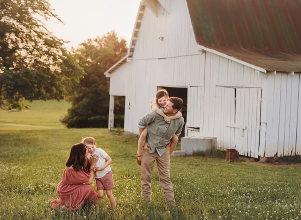 Image of Spring + Summer 2023 Outdoor Family Session {Retainer Fee}
