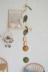 Image 4 of Pampille clochettes en laiton, feuilles mérinos et boules de laine feutrée