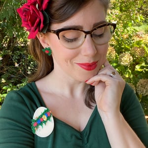 Image of Enchanting Easter Wreath Studs