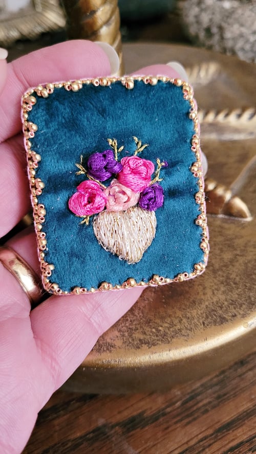Image of BROCHE Prendre Racine Frida Kahlo