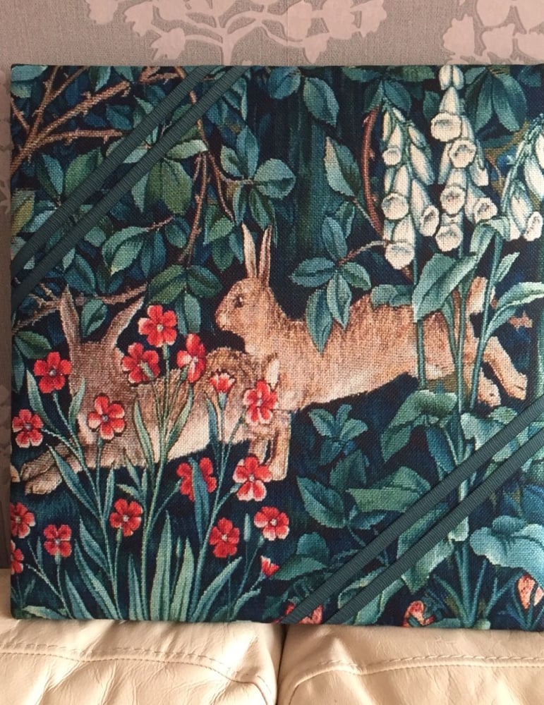 Image of William Morris style Hares Pin/Memo Board