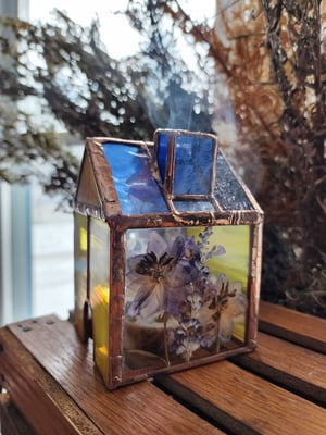 Delphinium & Yellow Incense Cabin