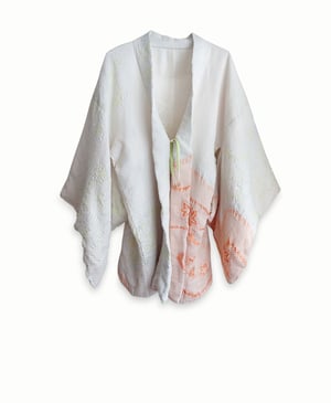 Image of Lys pistache kimonojakke af silke med søstjerner