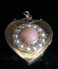 Image 1 of EDWARDIAN 18CT YELLOW GOLD HEAVY CORAL AND PEARL HEART LOCKET 10.1G