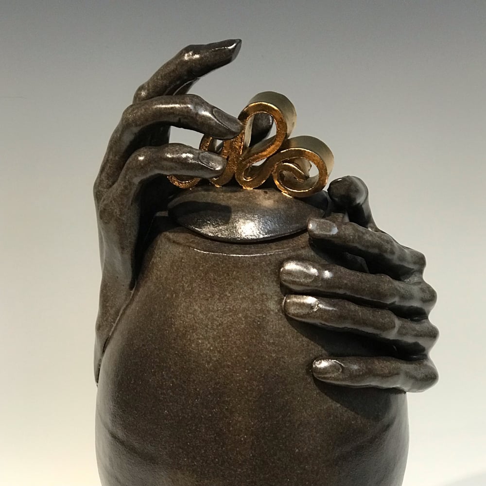 Image of Urn