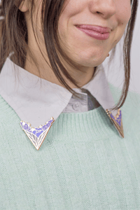 Image 3 of Pin's col de chemise floral