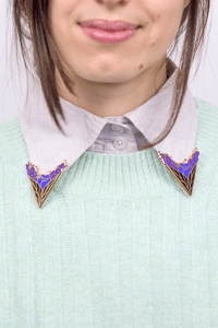 Image 1 of Pin's col de chemise floral