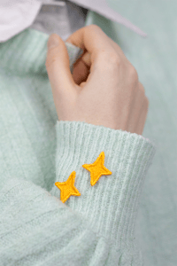 Image 4 of Pin's brodé étoile