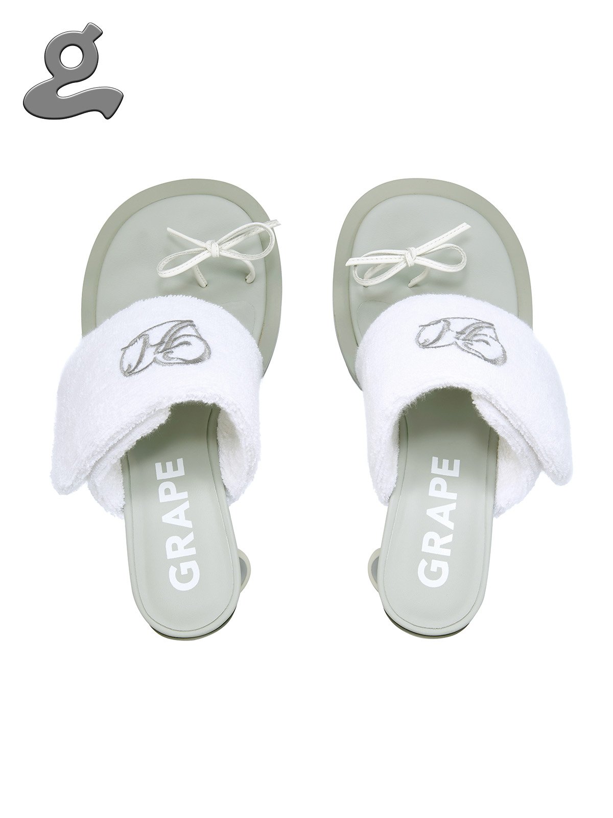 Image of [Pre-Order] Embroidery Heart Logo Flip-Flops