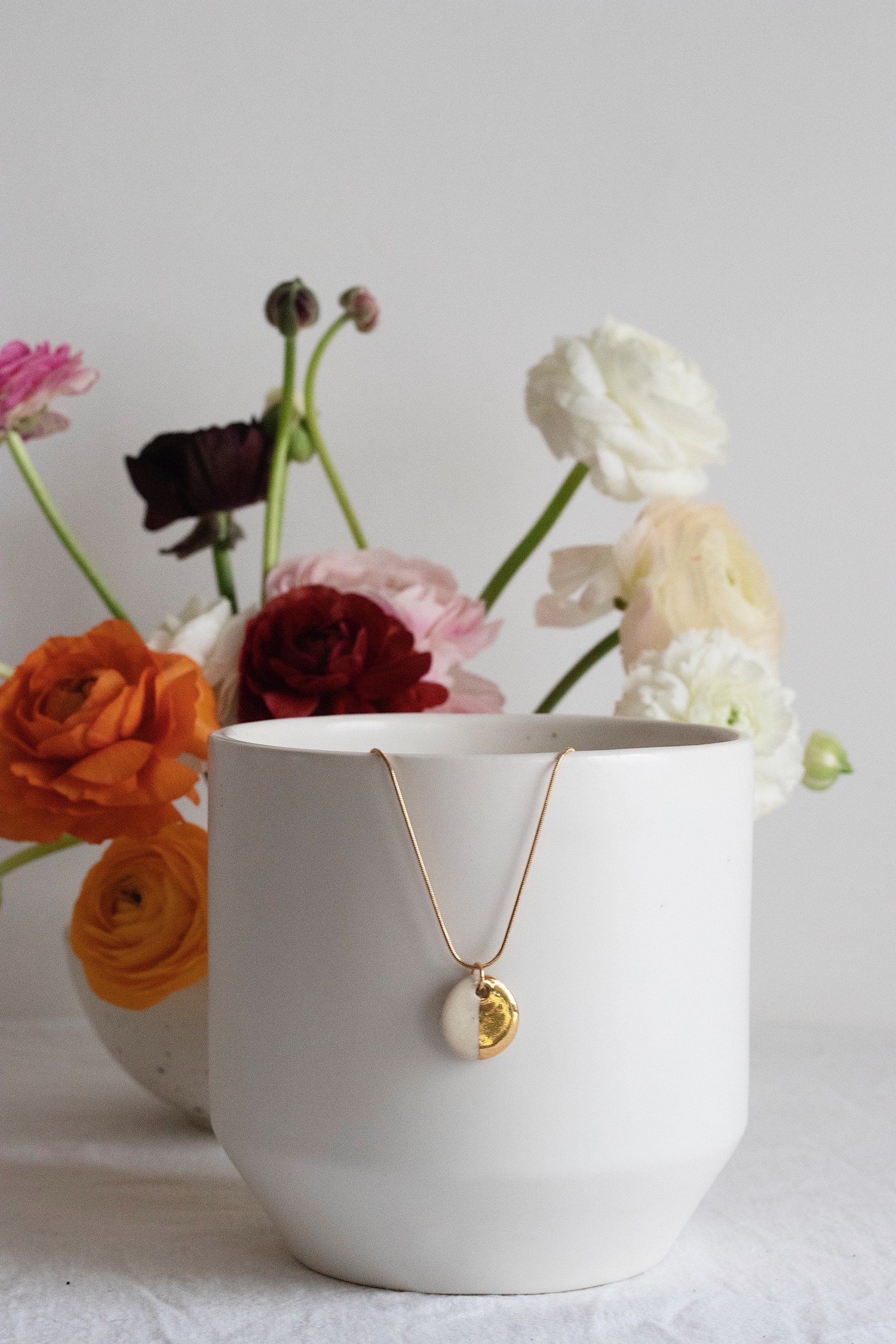 Image of ÍSIS Ceramic Necklace