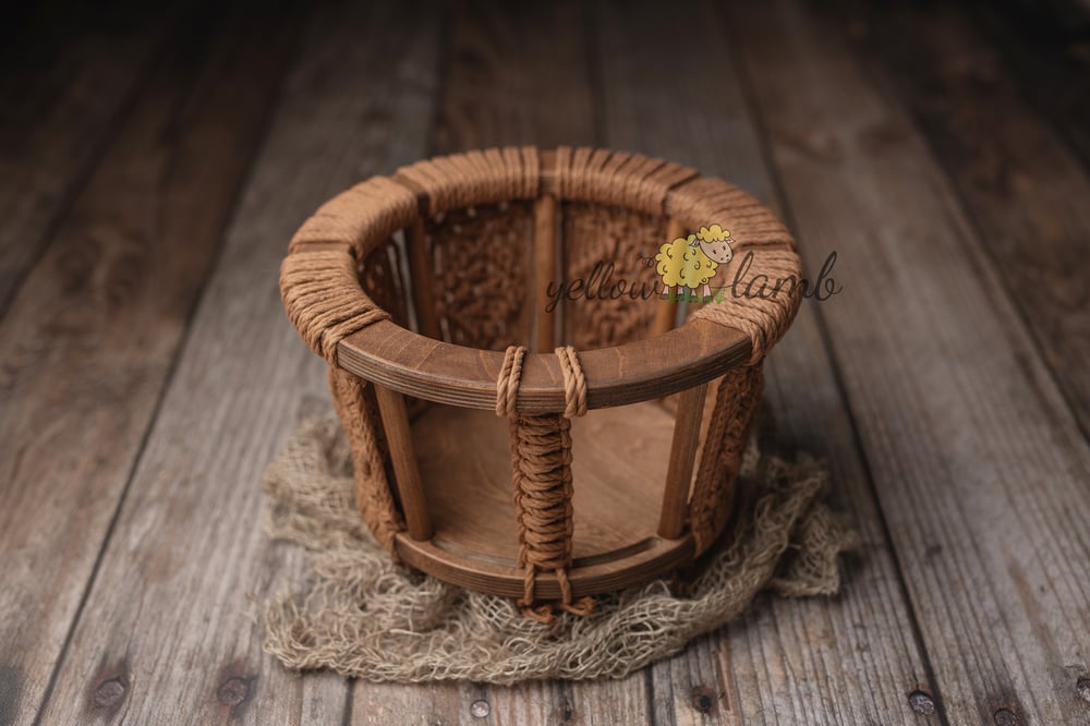 Image of « warm brown macrame bucket seat - pre order »