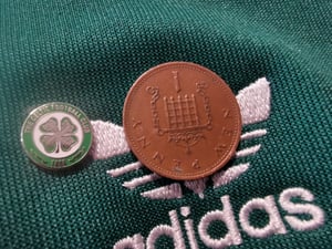  Nice small 10.5mm Celtic crest 