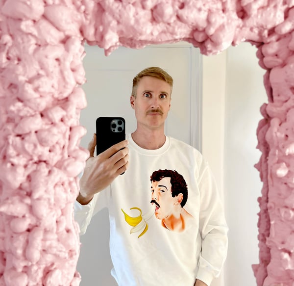 Image of Shirts - Sweatshirt with Feed Me Print