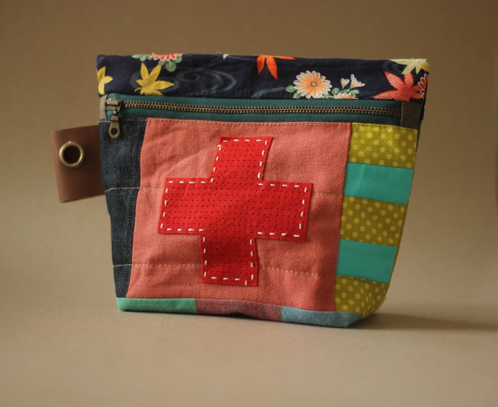 Image of GERTIE  - X - La Patchwork  //  First Aid pouch 