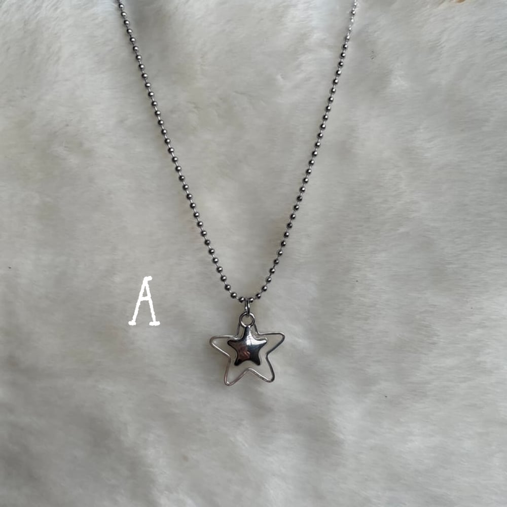 Image of basic star necklace