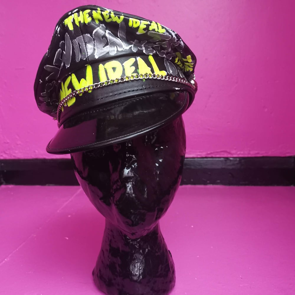 THE NEW IDEAL MUIR CAP YELLOW AND PEWTER