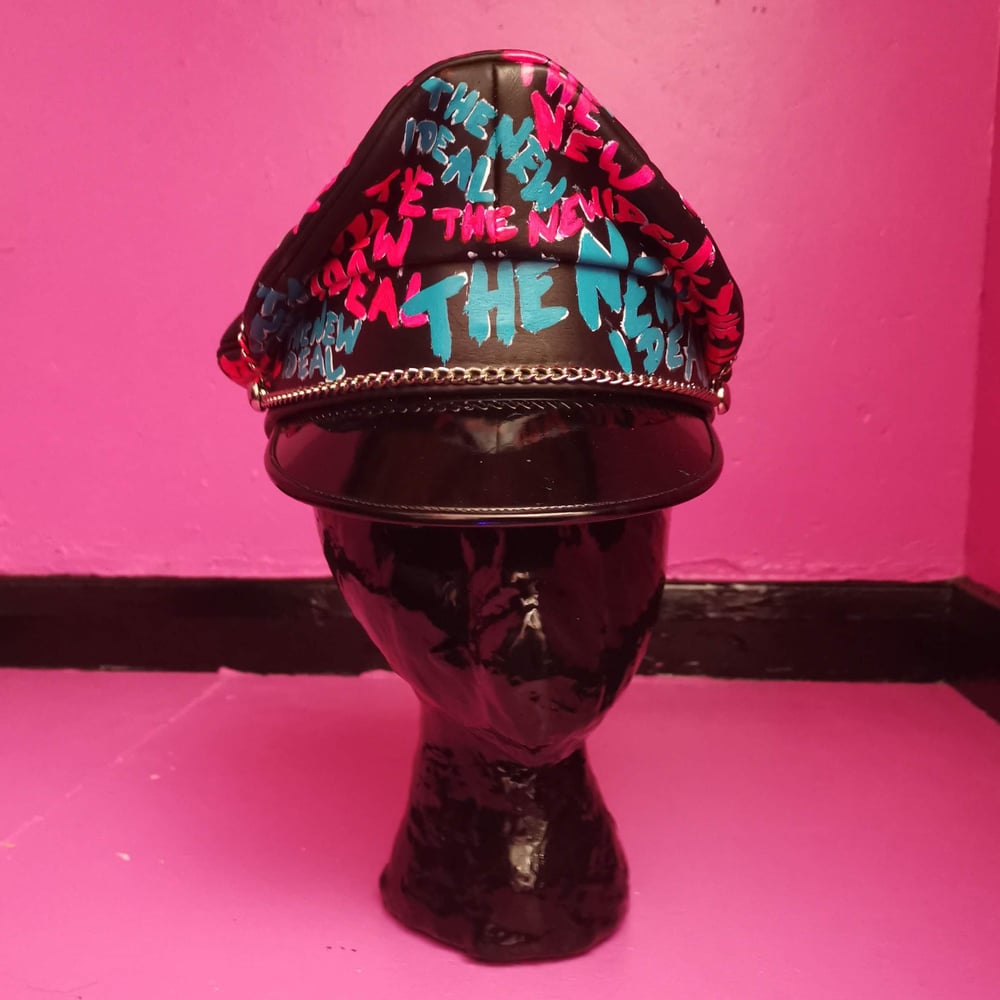 THE NEW IDEAL  MUIR CAP PINK AND BLUE