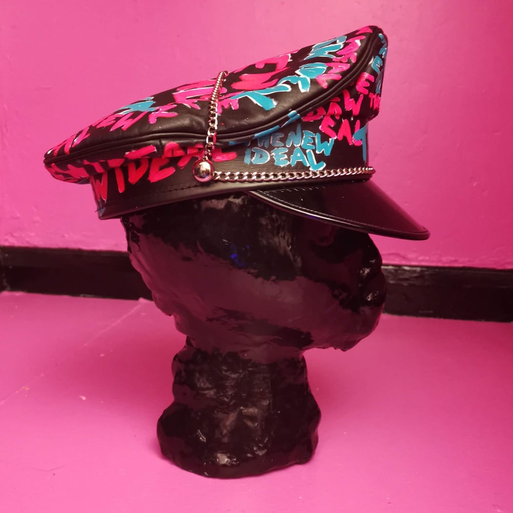 THE NEW IDEAL MUIR CAP PINK AND BLUE