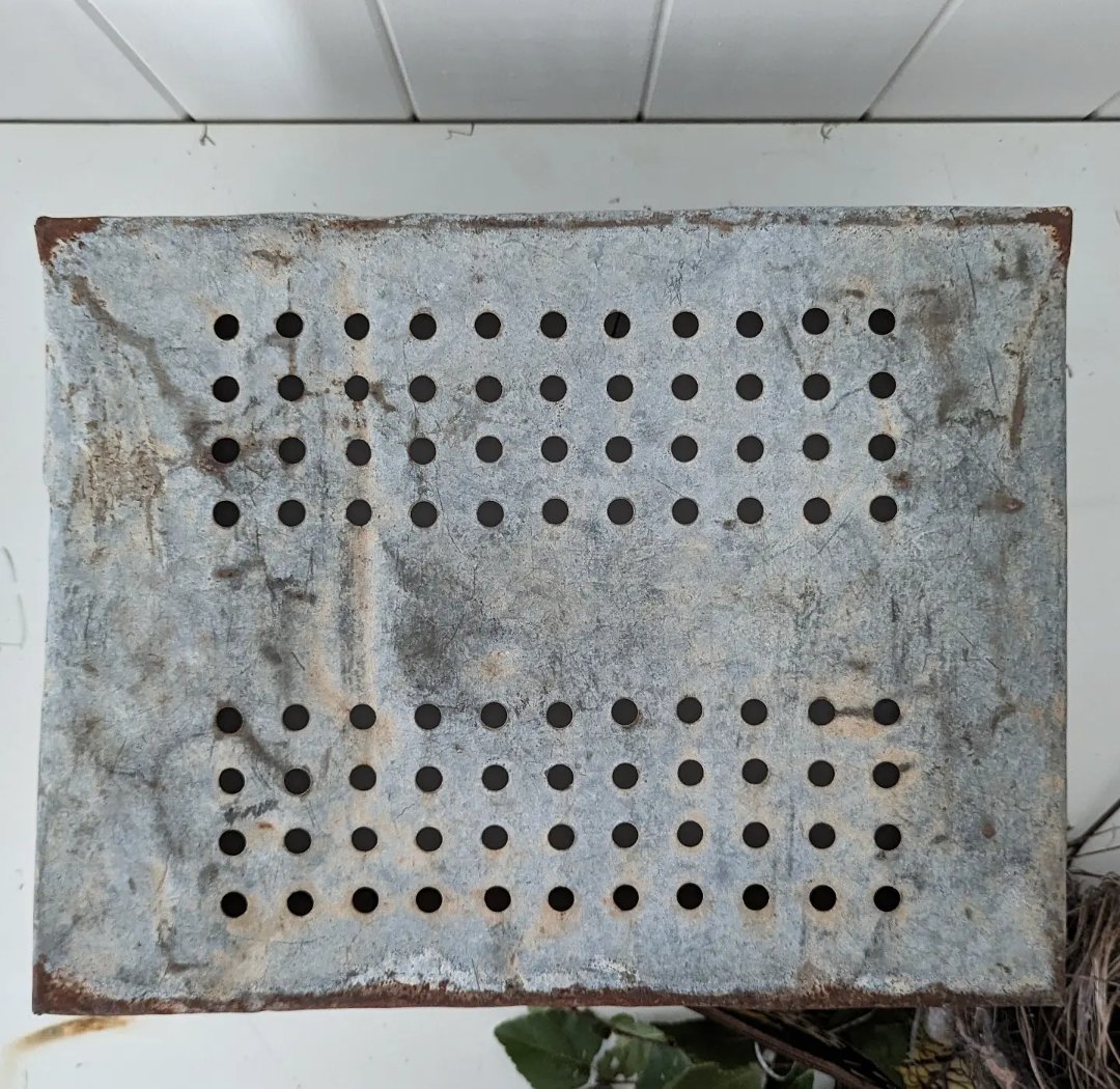 Image of Grape Dip tin