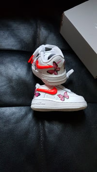Image 2 of Younger Kids Nike AF1 butterfly