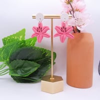 Image 2 of Lirio -Rosa