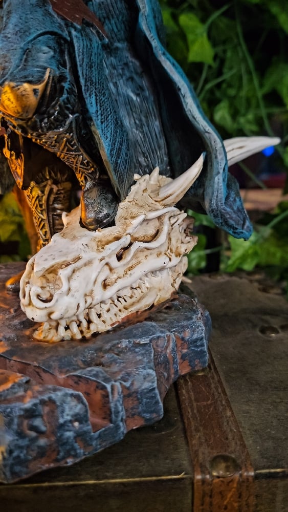 👑The Armored Kingdom Norse Valor Warrior W/ Dragon Skull Stand Holder