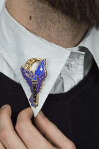 Image 1 of Pin's lune fleurie