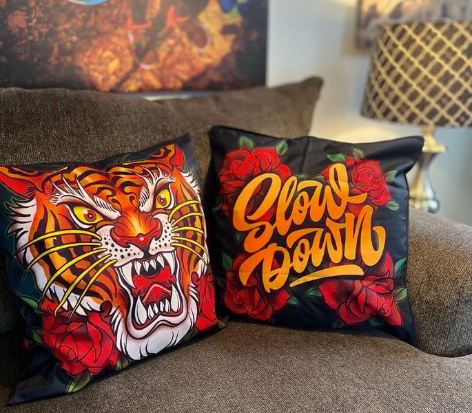 SLOWDOWN TIGER PILLOW COVER