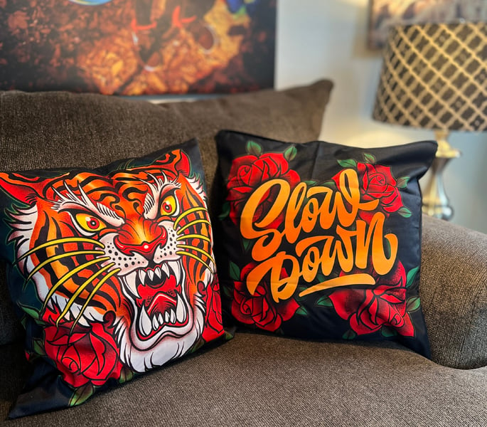   SLOWDOWN TIGER PILLOW COVER