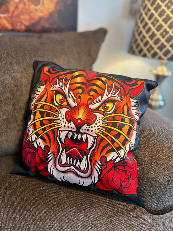   SLOWDOWN TIGER PILLOW COVER