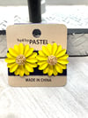 Daisy Flower earrings - Yellow