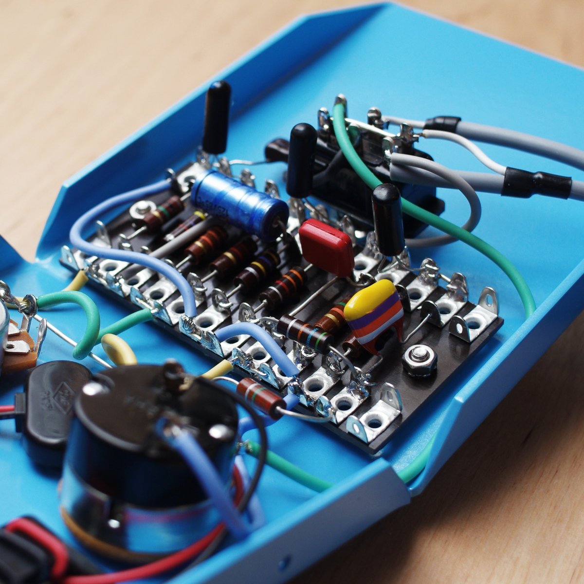 The Horne - Zonk Machine | blue colander stompboxes The Horne - Zonk Machine | blue colander stompboxes