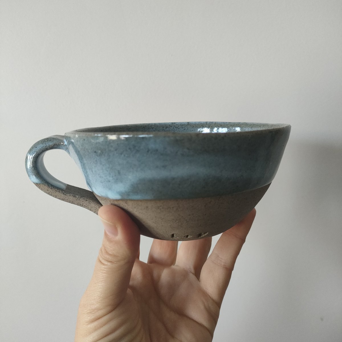 Image of  SNOWDRIFT HANDLED MAXI BOWL