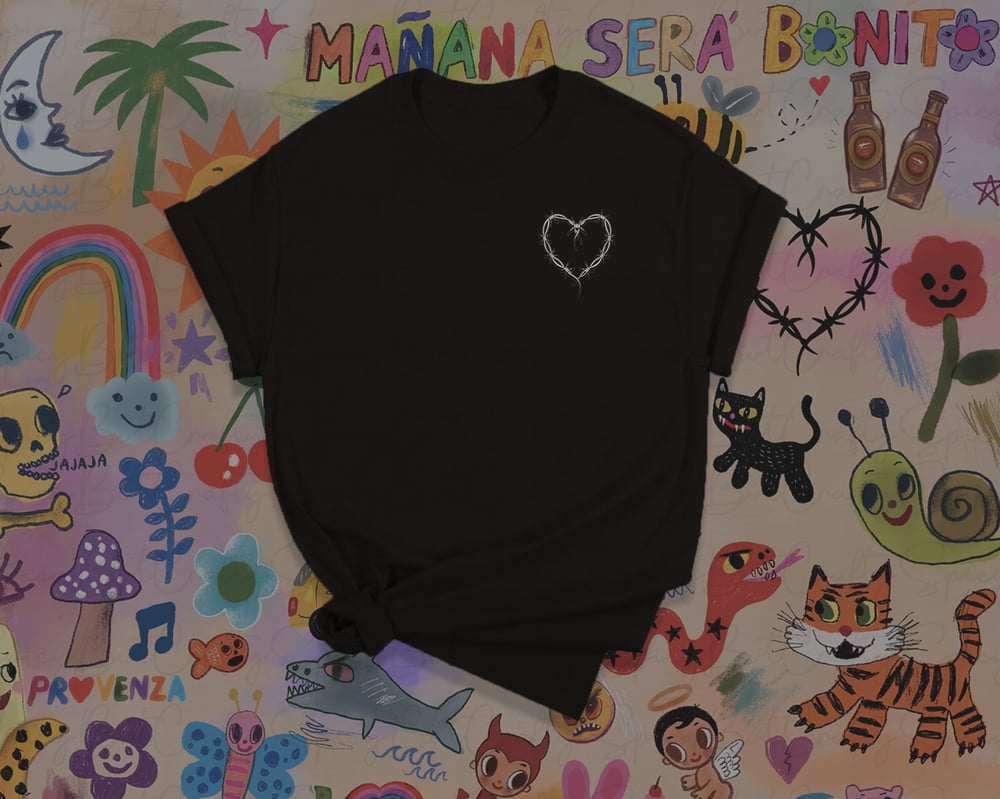 Image of T-SHIRT BACK FULL DESIGN AND HEART POCKET PRINT