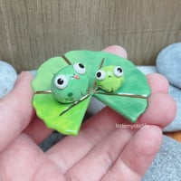 Image 1 of Frogs on lily pad ceramic figurine